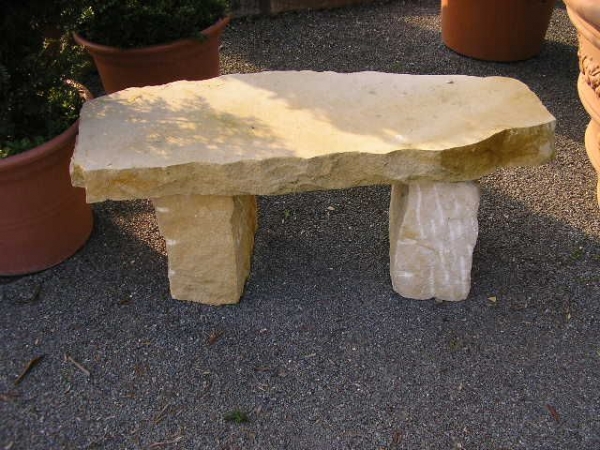 Steinbank aus Sandstein über 140cm Länge