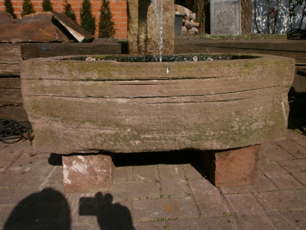Brunnen aus alten Sandsteinen