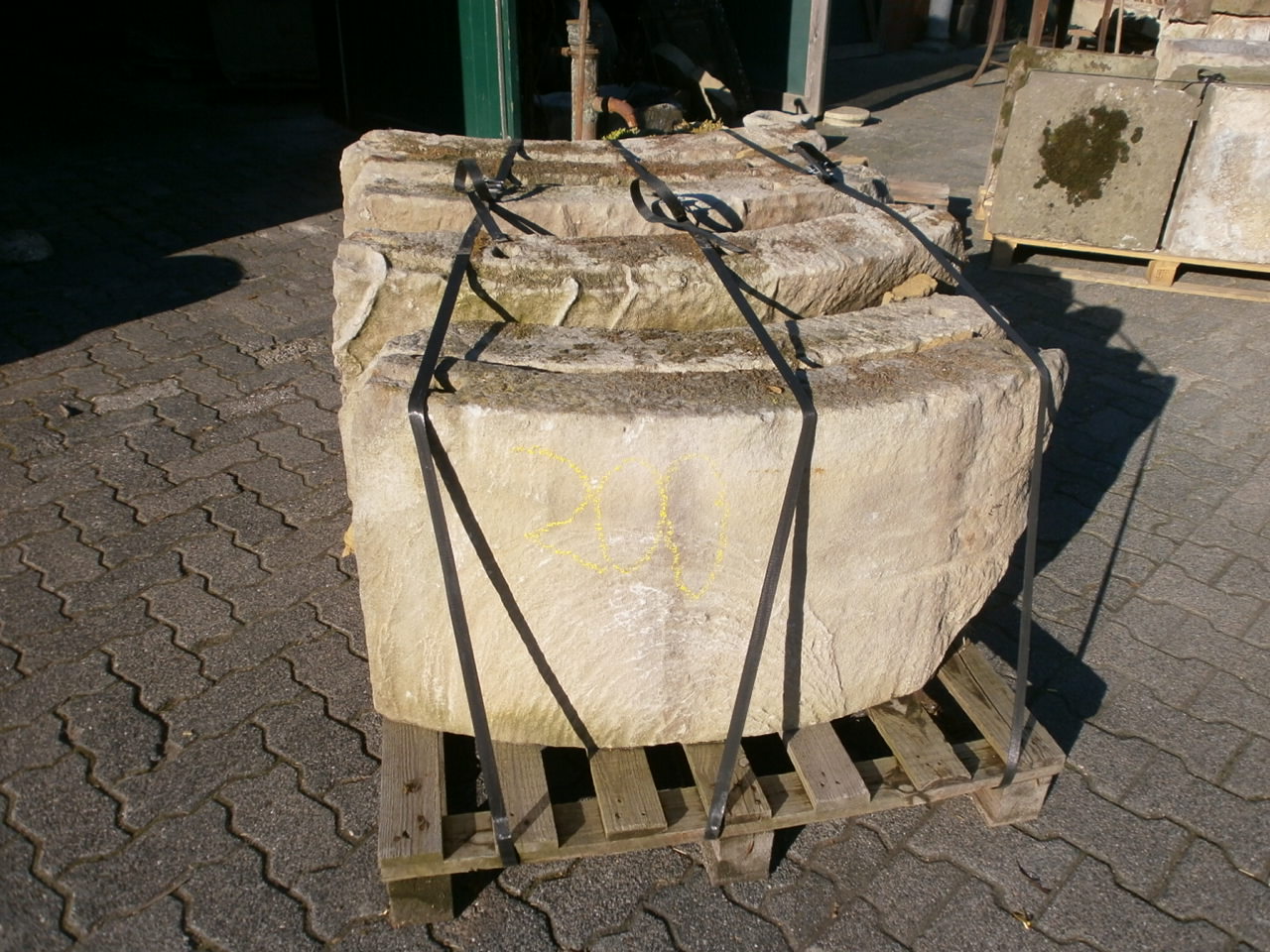 Ankündigung Brunnenring 2m Durchm. Ankündigung Brunnenring 2m Durchm.