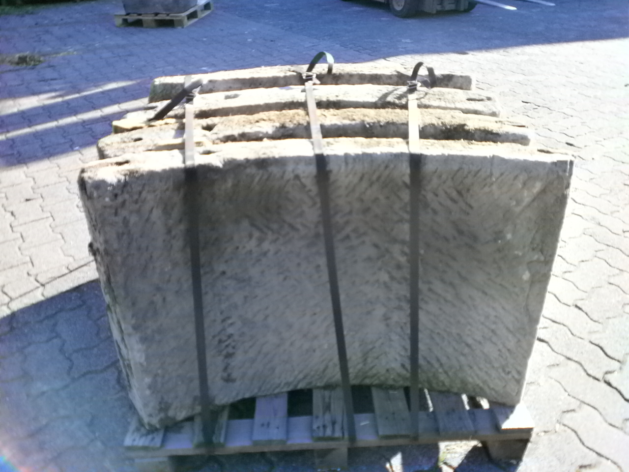 Ankündigung Brunnenring 2m Durchm. Ankündigung Brunnenring 2m Durchm.