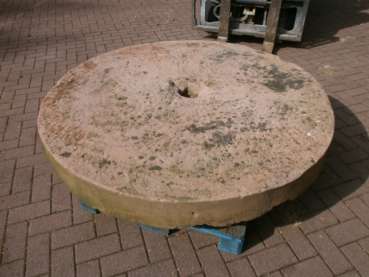 Sehr großer Schleifstein, 145cm Sehr großer Schleifstein, 145cm