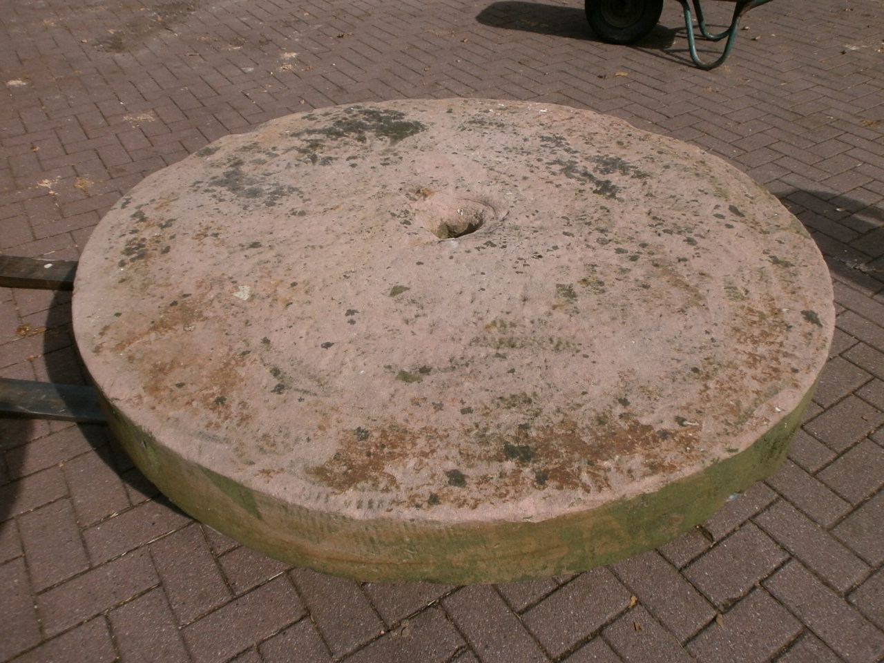 Sehr großer Schleifstein, 145cm Sehr großer Schleifstein, 145cm