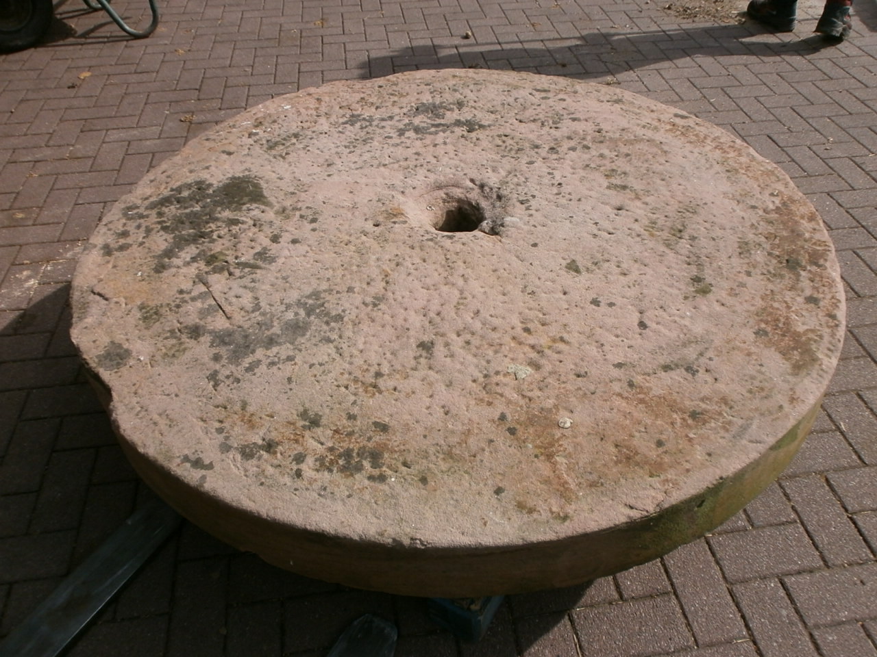 Sehr großer Schleifstein, 145cm Sehr großer Schleifstein, 145cm