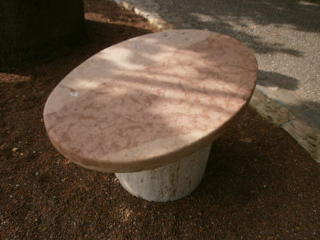 Tisch aus Untersberger Marmor