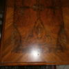 antiker Tisch mit Spuren der Zeit
