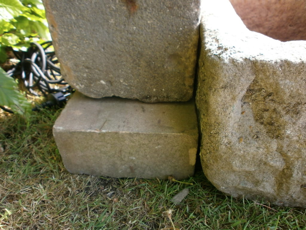 Brunnen aus alten Sandsteinen