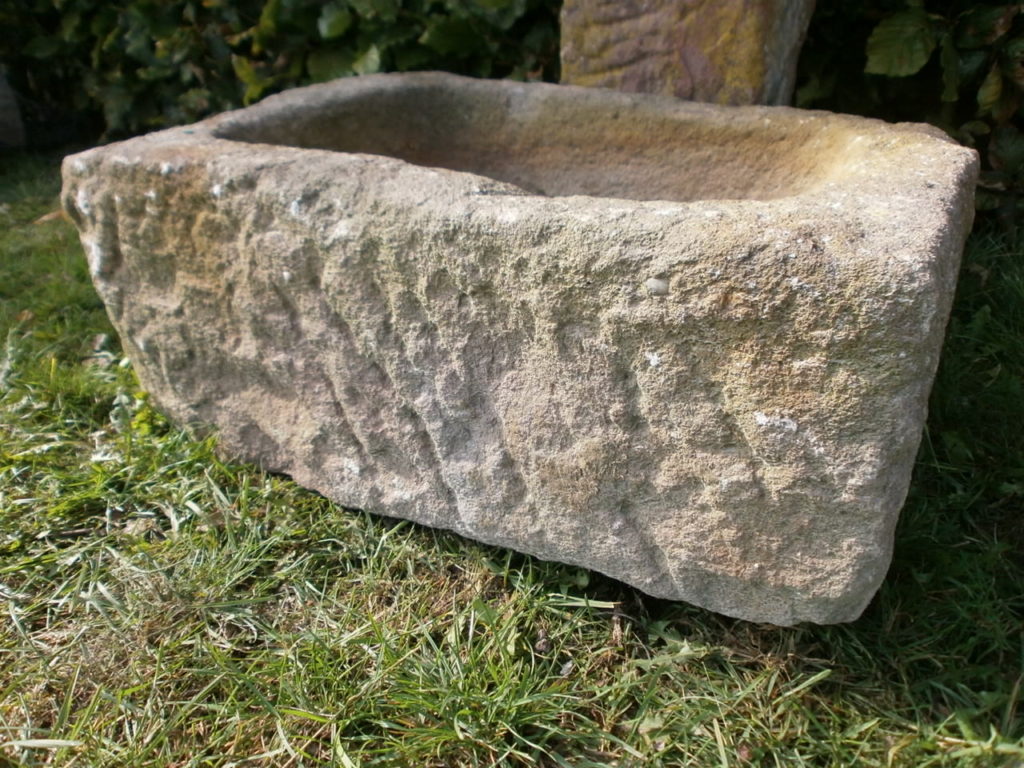 Brunnen aus alten Sandsteinen