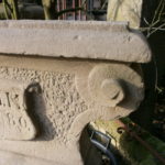 Antiker Ofenfuß aus Sandstein