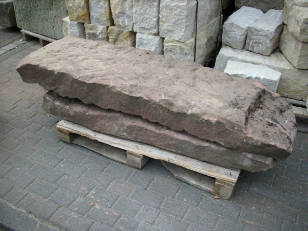antike Zaunpfosten, Wingertsteine und Stelen aus Sandstein antike Zaunpfosten, Wingertsteine und Stelen aus Sandstein
