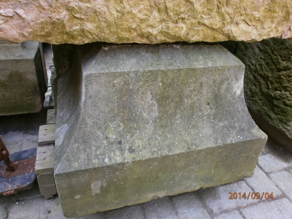 Brunnen aus Untersberger Marmor Brunnen aus Untersberger Marmor