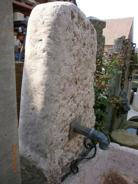 Brunnen aus Untersberger Marmor Brunnen aus Untersberger Marmor