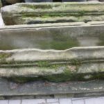 Drei antike Sandsteine mit Profil