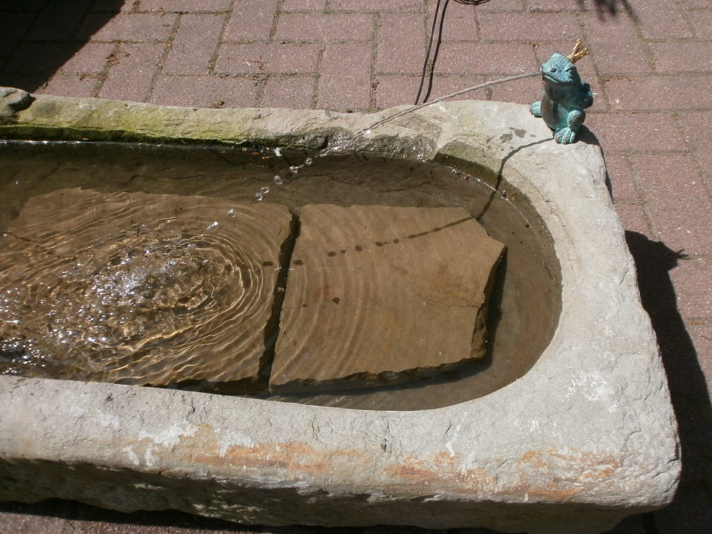 Brunnen aus alten Sandsteinen