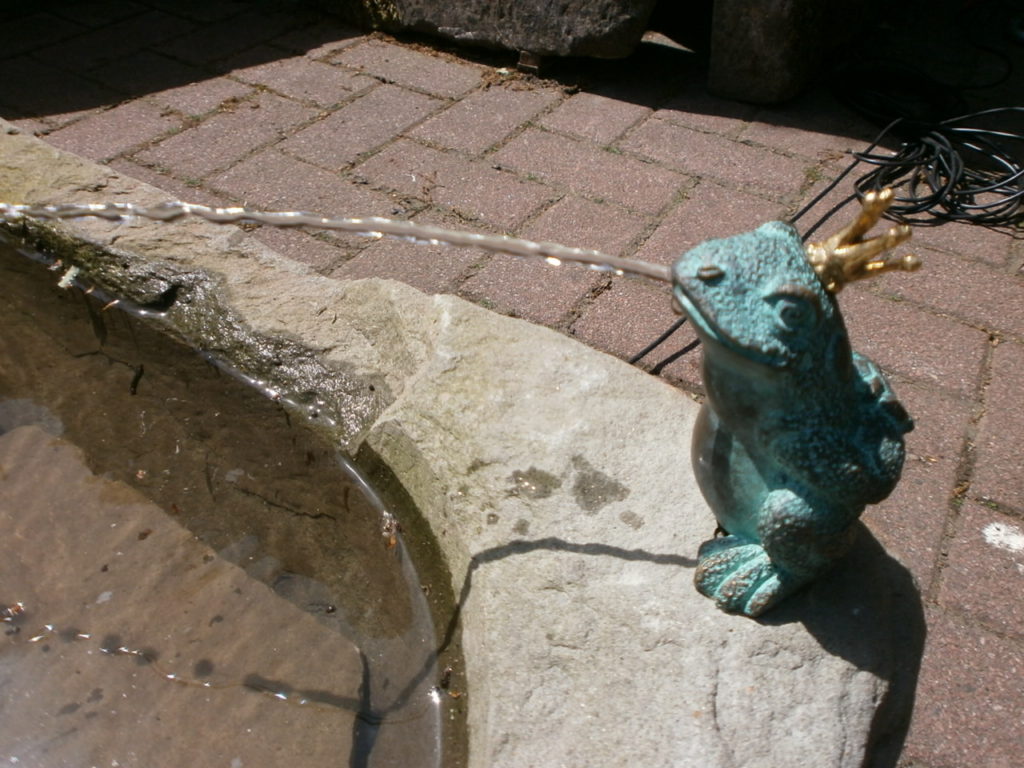Brunnen aus alten Sandsteinen