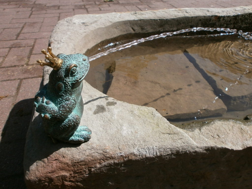 Brunnen aus alten Sandsteinen
