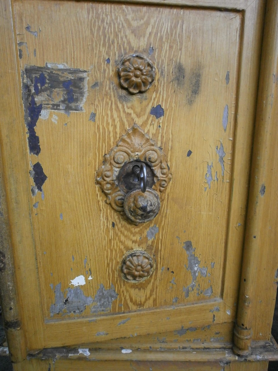 antiker Tresor aus der Gründerzeit antiker Tresor aus der Gründerzeit