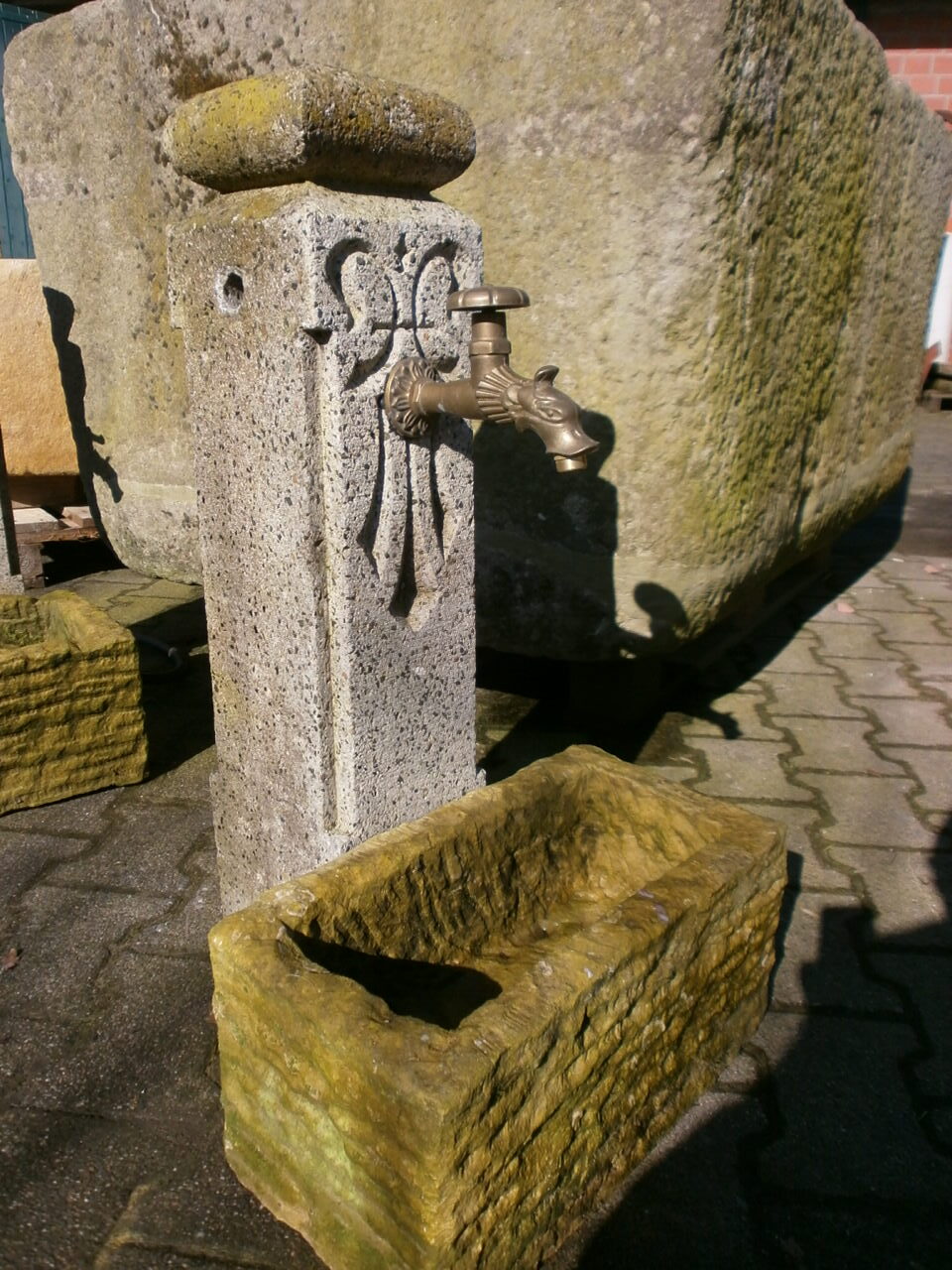 Sehr kleiner Sandsteinbrunnen Sehr kleiner Sandsteinbrunnen