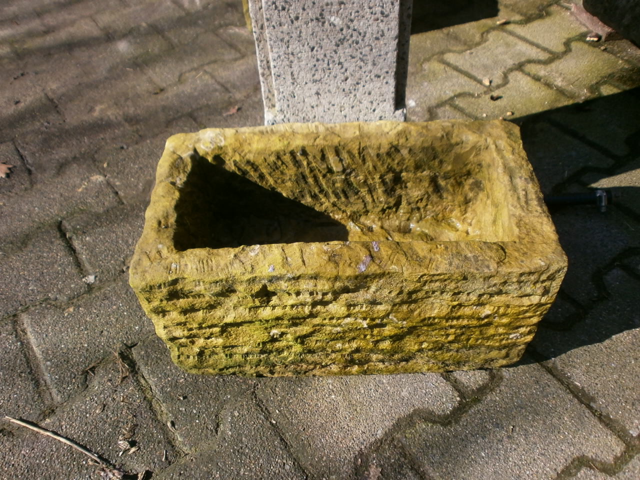 Sehr kleiner Sandsteinbrunnen Sehr kleiner Sandsteinbrunnen