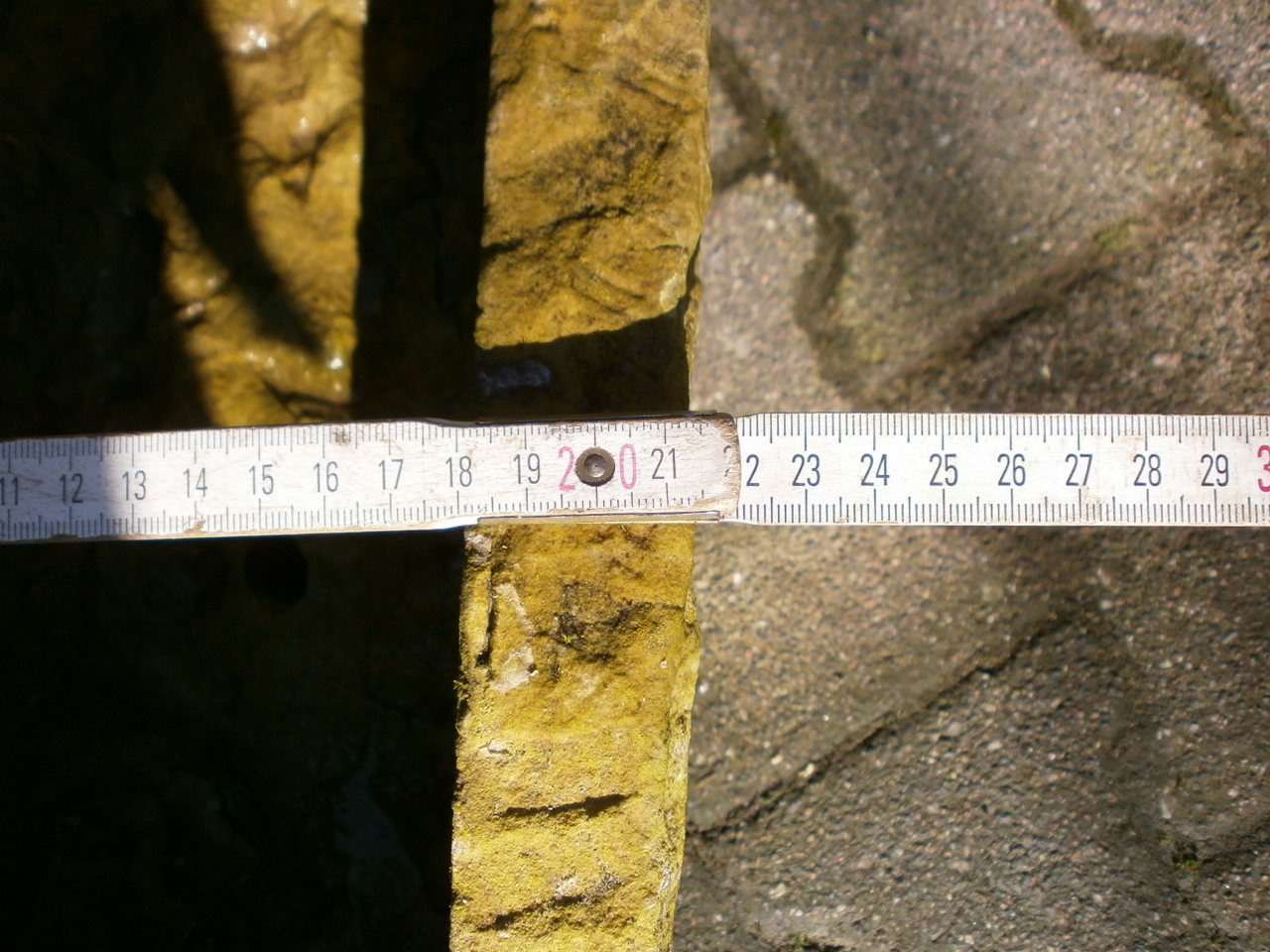 Sehr kleiner Sandsteinbrunnen Sehr kleiner Sandsteinbrunnen