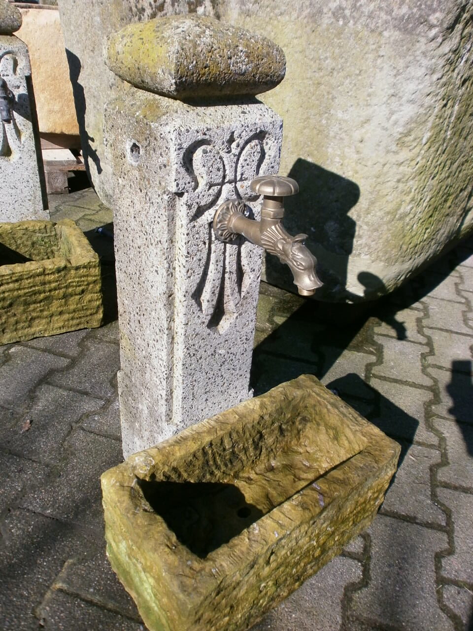 Sehr kleiner Sandsteinbrunnen Sehr kleiner Sandsteinbrunnen