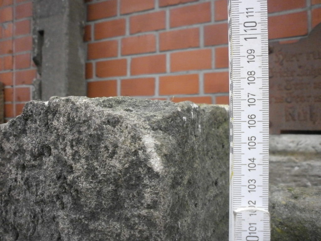 Brunnen aus alten Sandsteinen