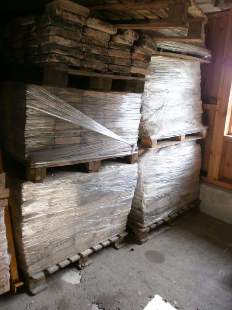 69qm antike Terracottaplatten/Klinkerplatten, 5cm stark – Heidesandstein