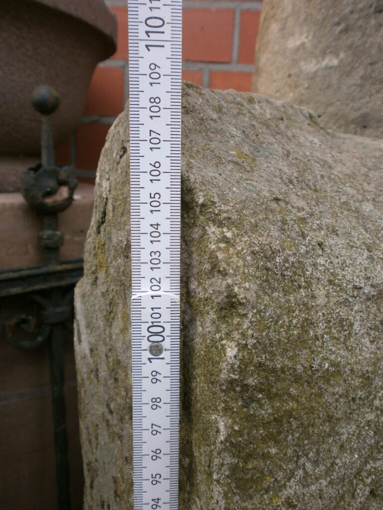 Brunnen aus alten Sandsteinen