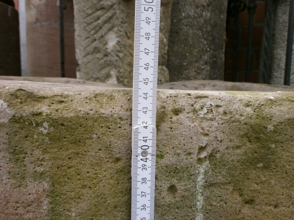 Brunnen aus alten Sandsteinen