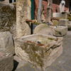 Brunnen aus antikem Sandstein