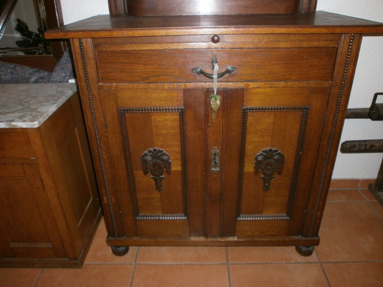 Anrichte aus Eichenholz Anrichte aus Eichenholz