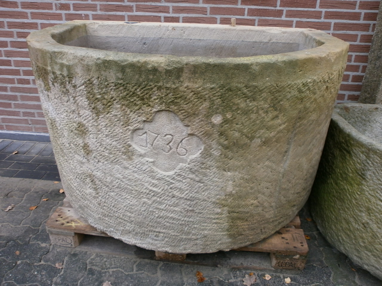 Große, halbrunde Tränke Große, halbrunde Tränke