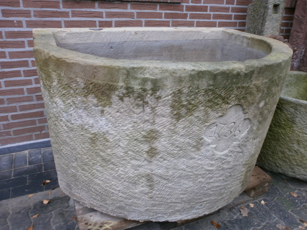 Große, halbrunde Tränke Große, halbrunde Tränke