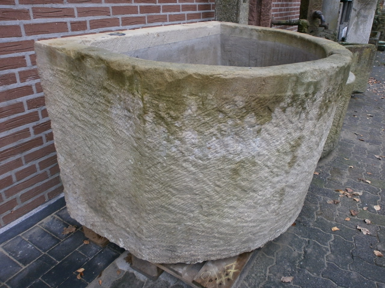 Große, halbrunde Tränke Große, halbrunde Tränke