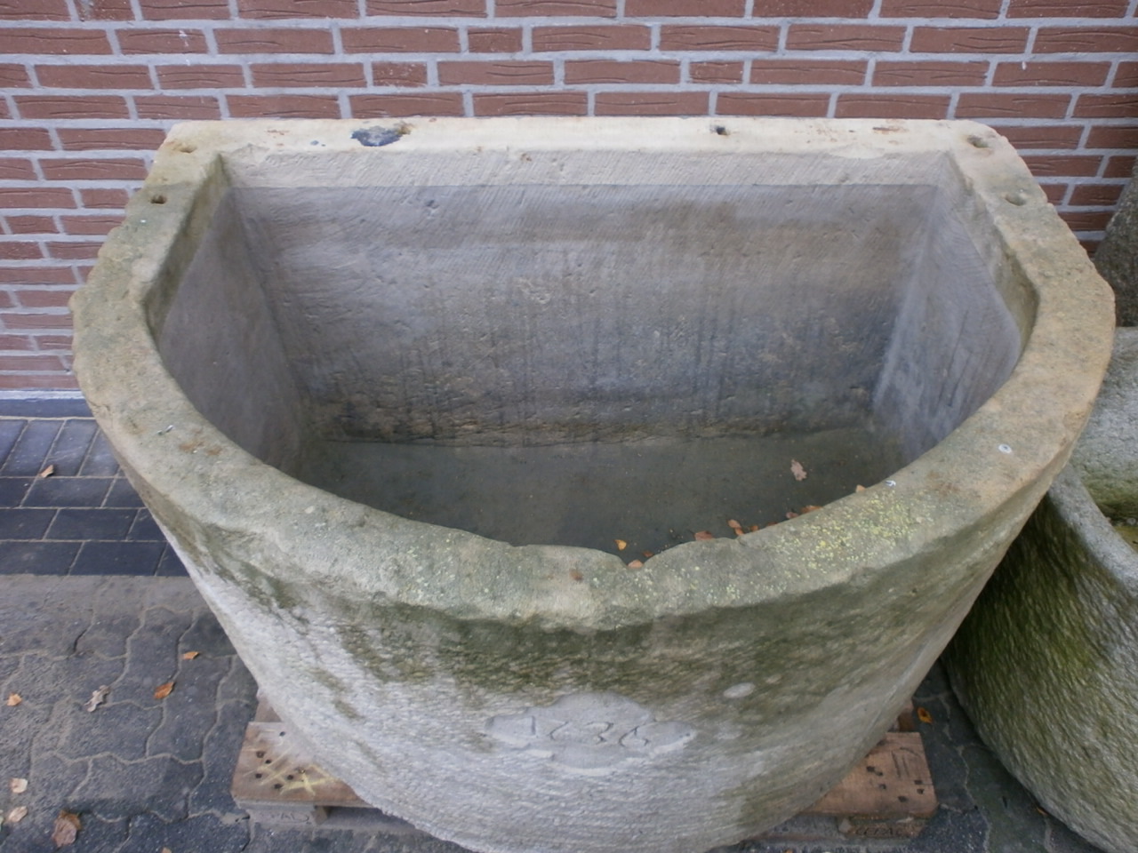 Große, halbrunde Tränke Große, halbrunde Tränke