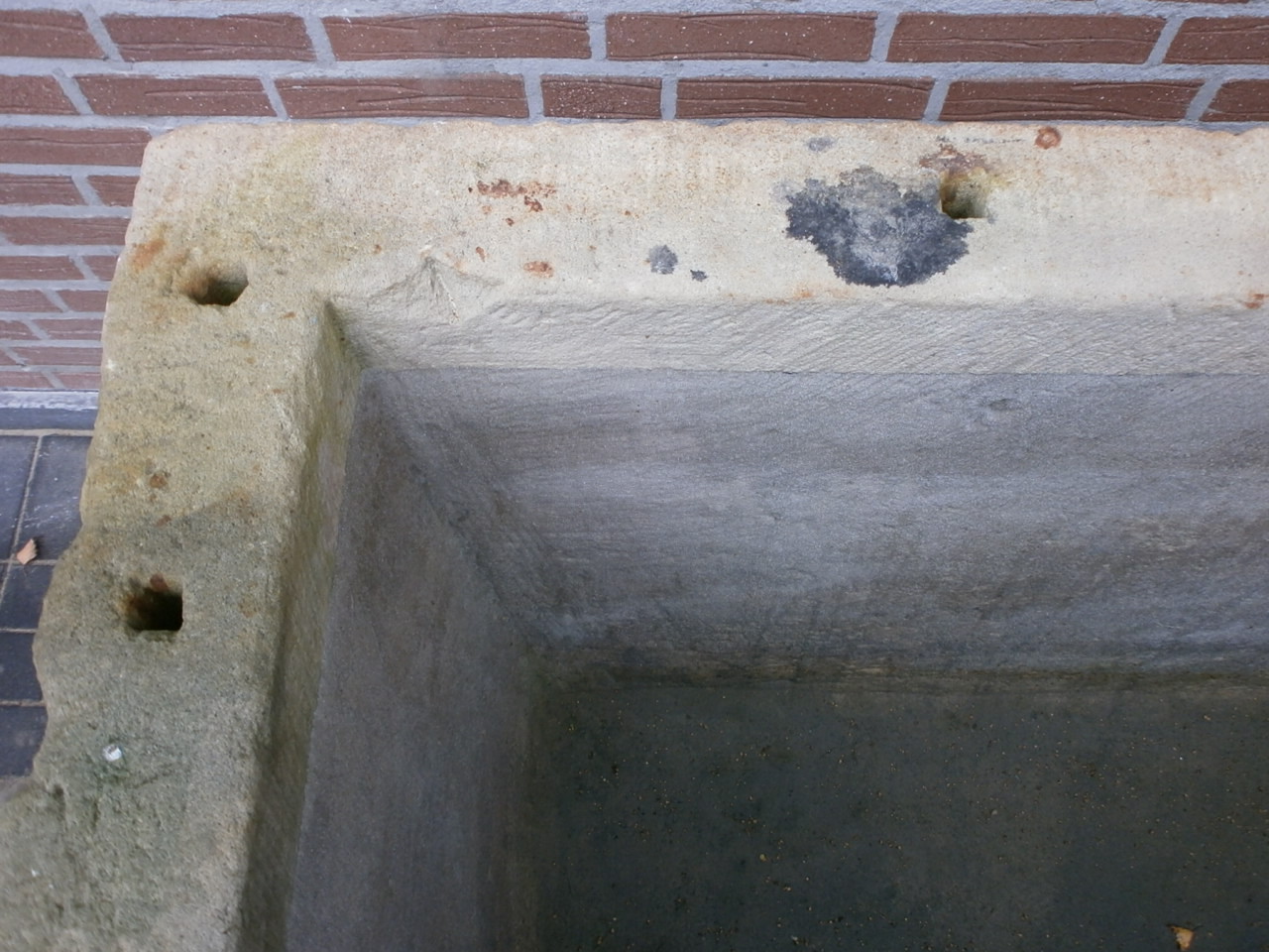 Große, halbrunde Tränke Große, halbrunde Tränke
