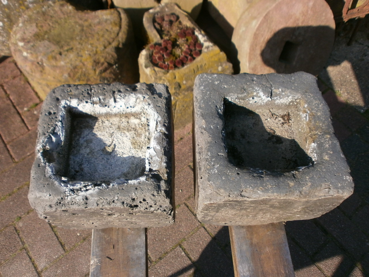 Kleine Tröge aus "Schlacke" Kleine Tröge aus "Schlacke"