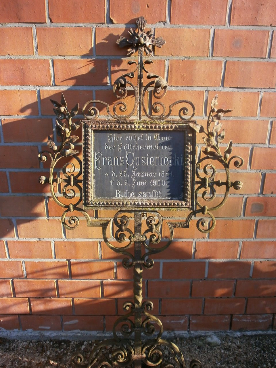 Großes Kreuz aus Schmiedeiesen Großes Kreuz aus Schmiedeiesen