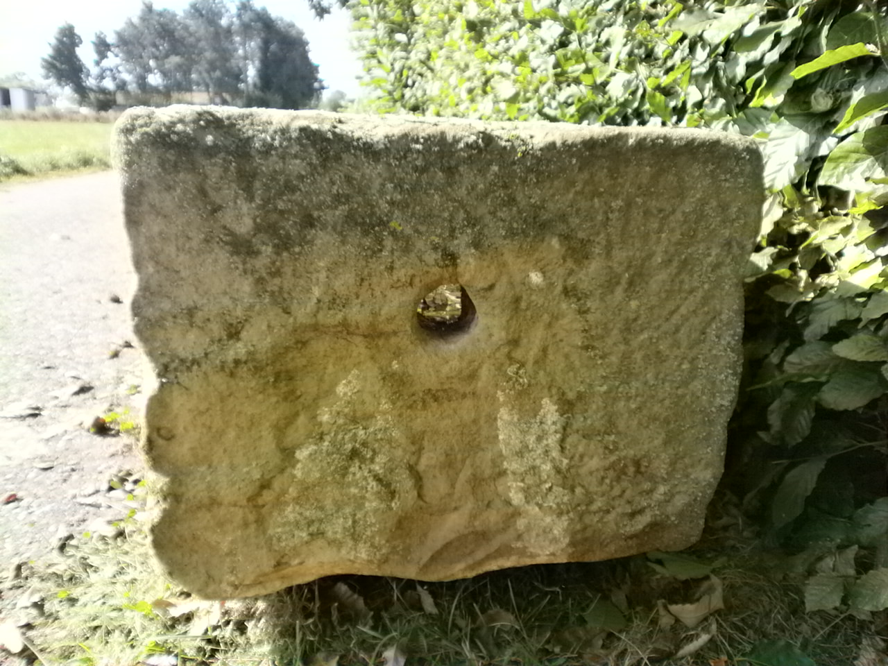 Brunnetrog aus Sandstein Brunnetrog aus Sandstein