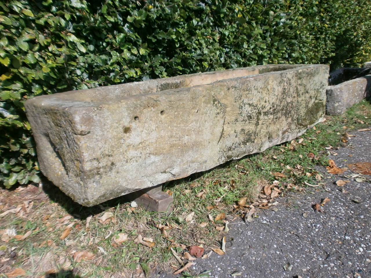 Brunnetrog aus Sandstein Brunnetrog aus Sandstein