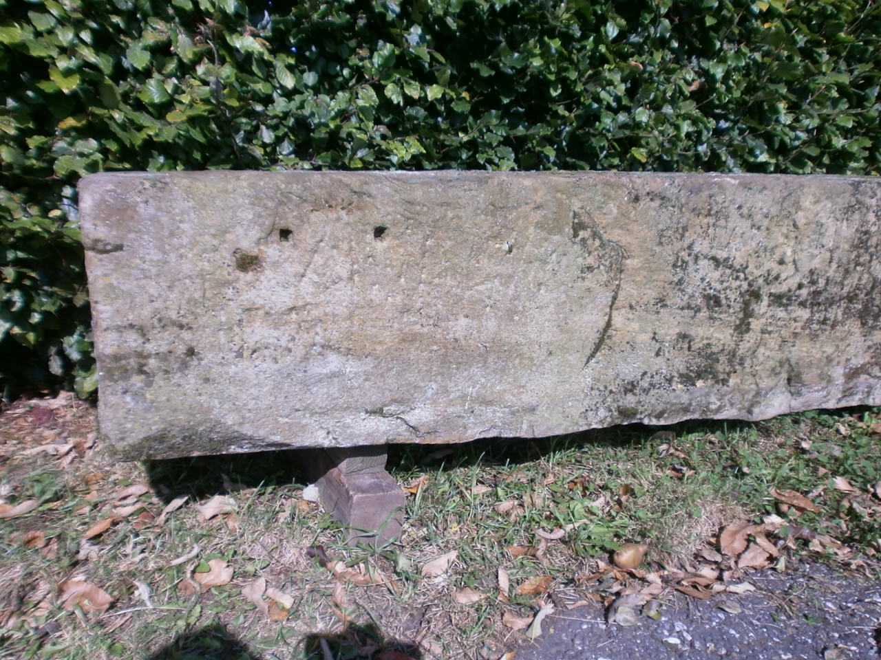 Brunnetrog aus Sandstein Brunnetrog aus Sandstein