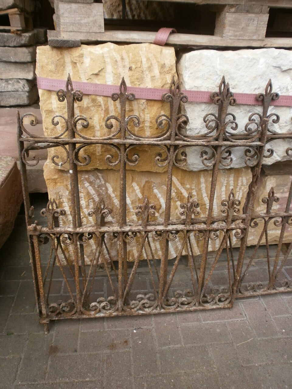 ca. 8,4m antiker Zaun ca. 8,4m antiker Zaun