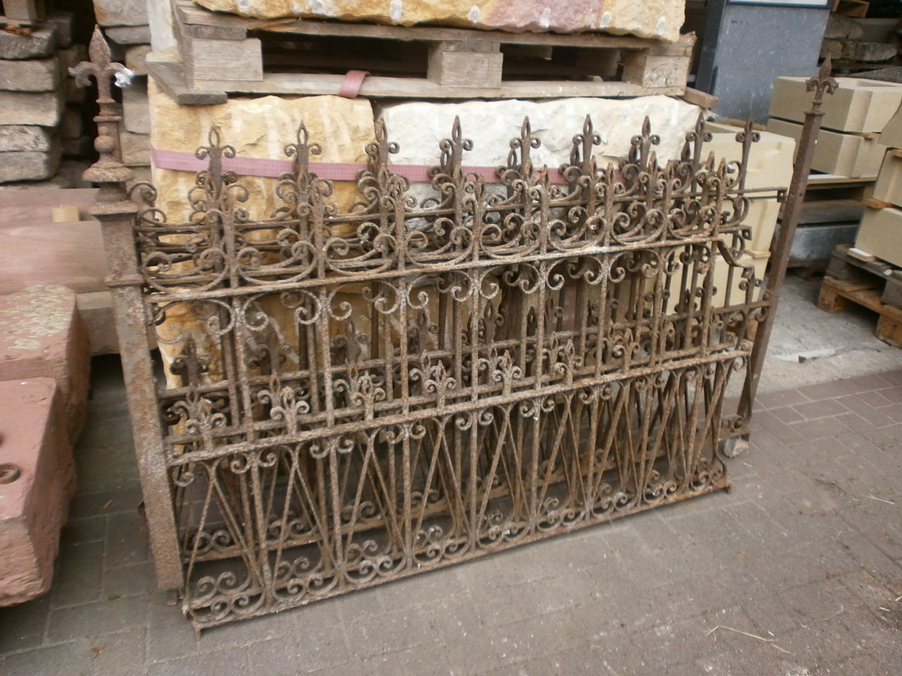 ca. 8,4m antiker Zaun ca. 8,4m antiker Zaun