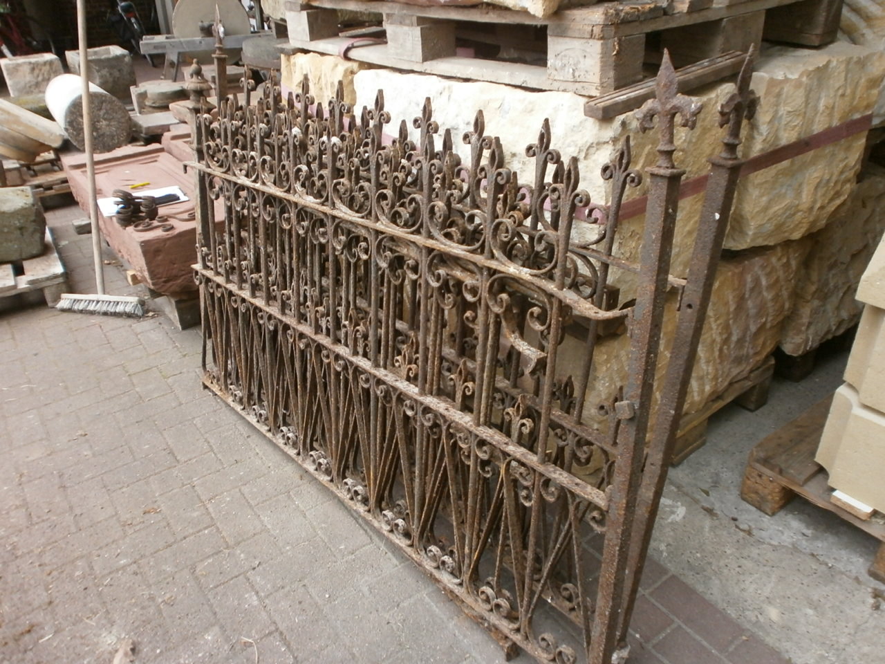 ca. 8,4m antiker Zaun ca. 8,4m antiker Zaun