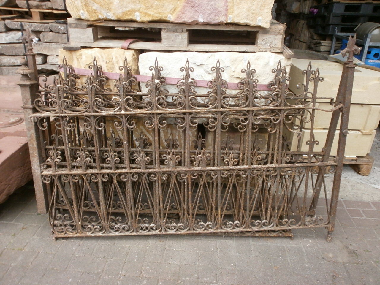 ca. 8,4m antiker Zaun ca. 8,4m antiker Zaun