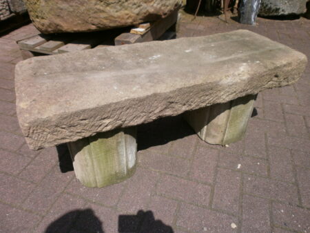 antike Bank aus Sandstein