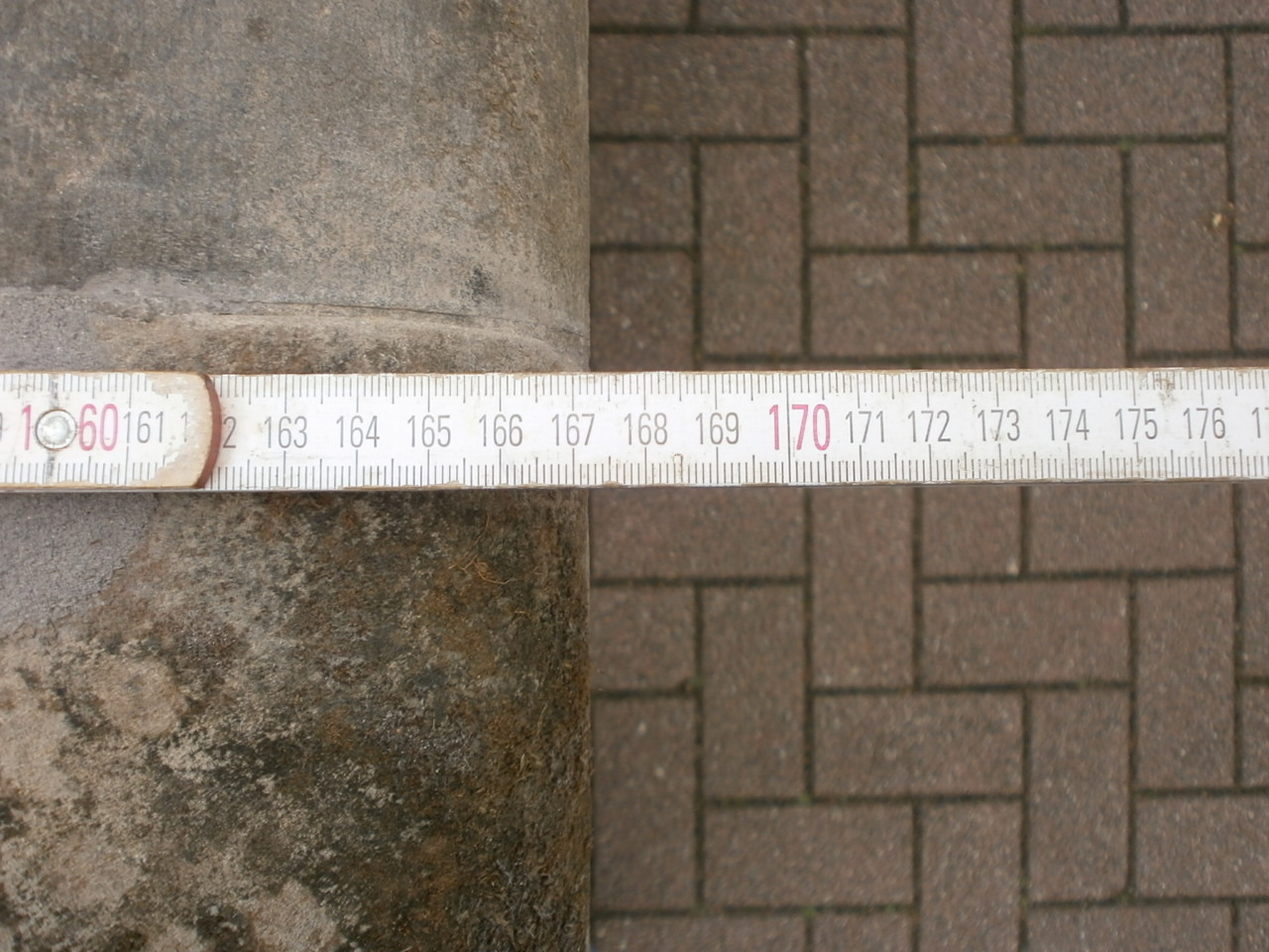 Toller, großer Brunnen aus antikem Material Toller, großer Brunnen aus antikem Material
