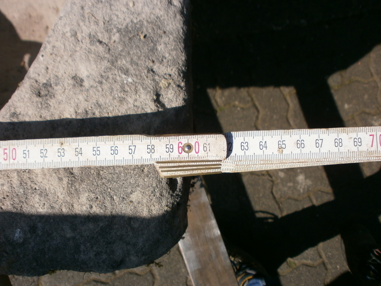 Traumhafter Futtertrog aus Sandstein Traumhafter Futtertrog aus Sandstein