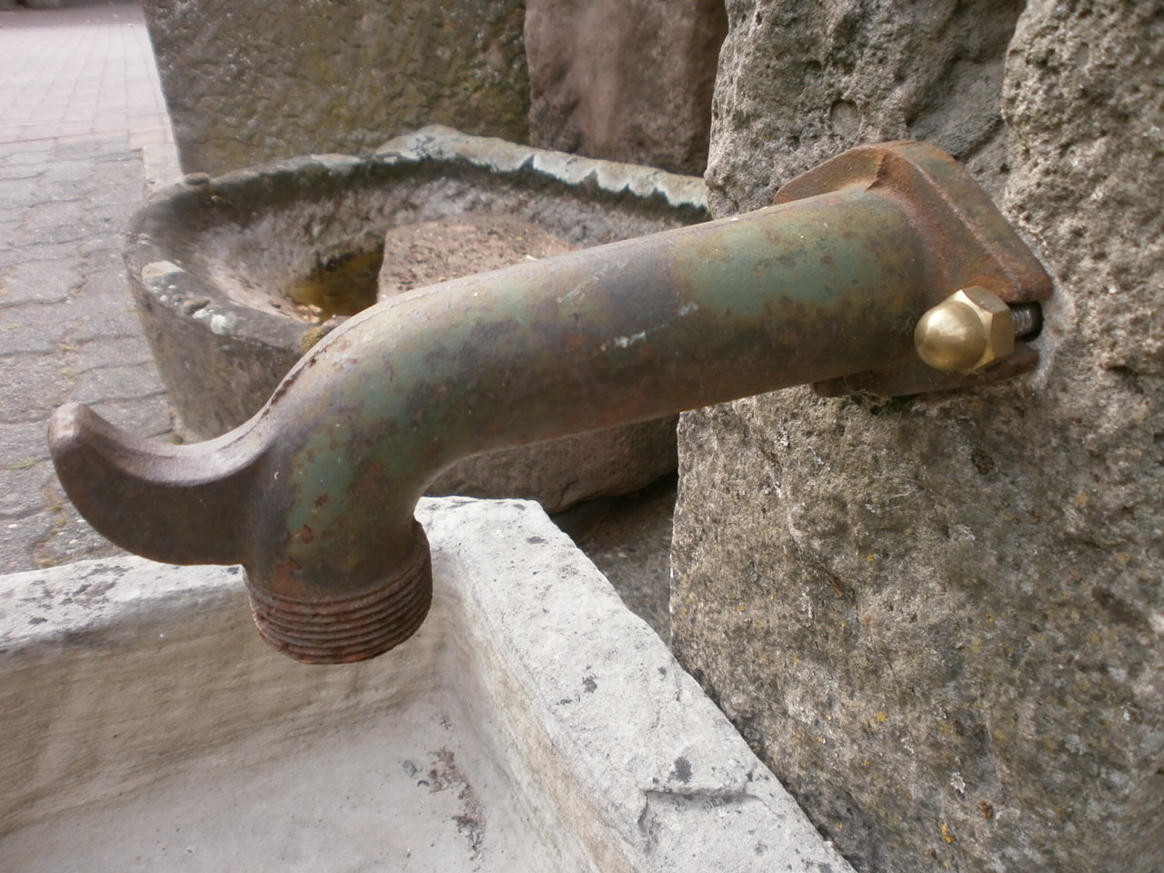 kleiner aber feiner Sandsteinbrunnen kleiner aber feiner Sandsteinbrunnen